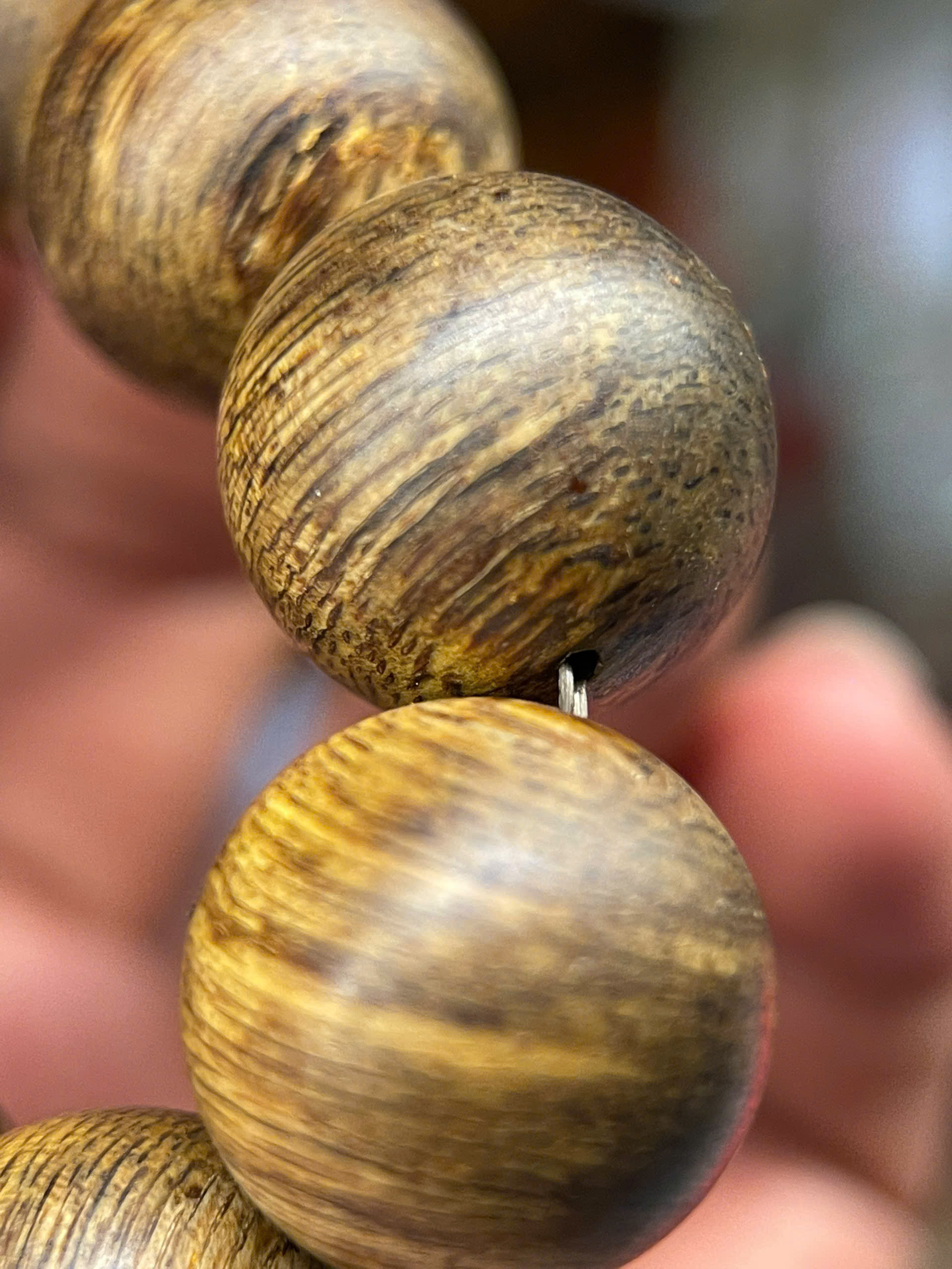 Agarwood vine with a rich agarwood essential oil ( 14 beads) - Image 2