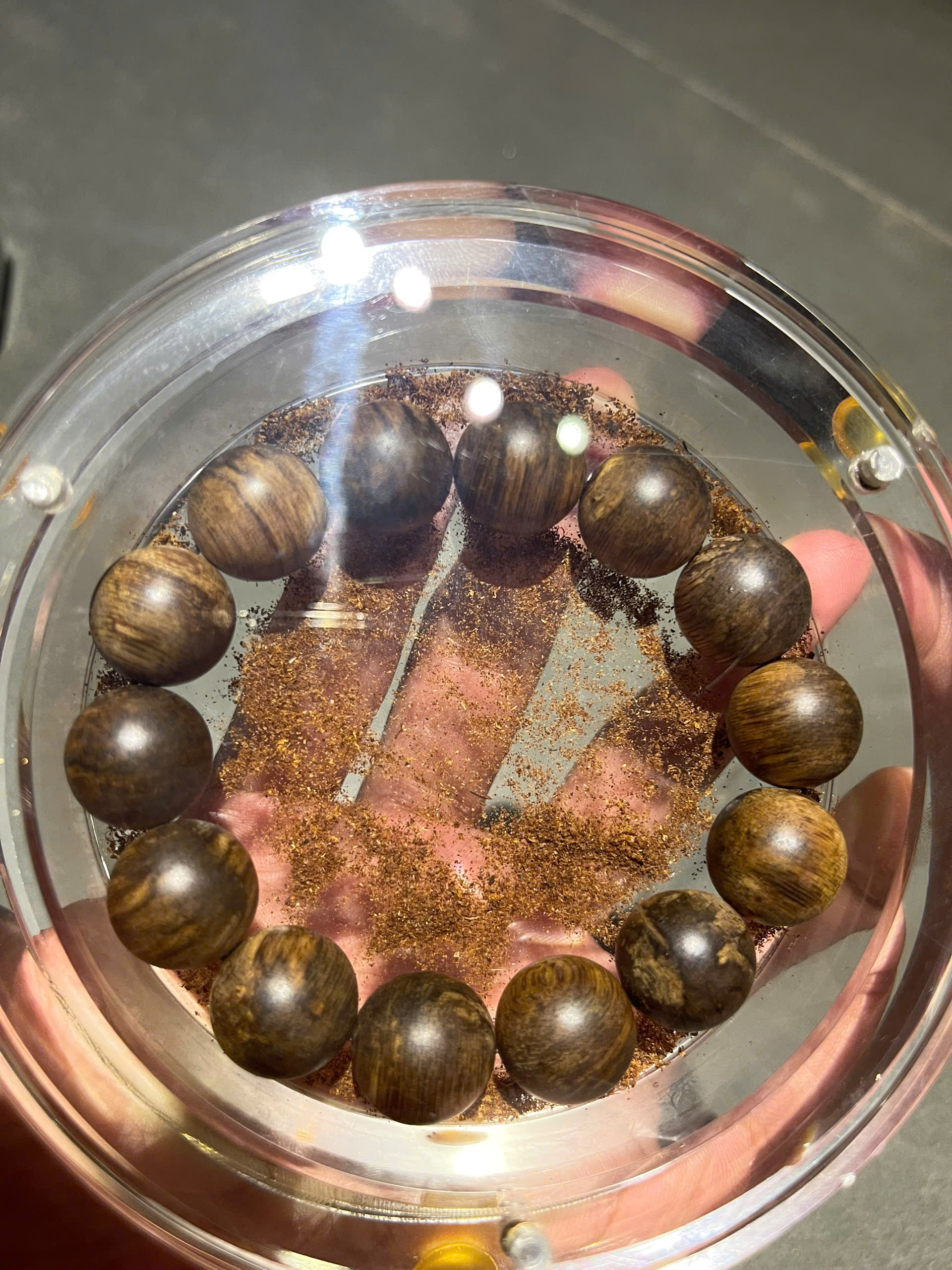 Agarwood vine with a rich agarwood essential oil ( 14 beads)