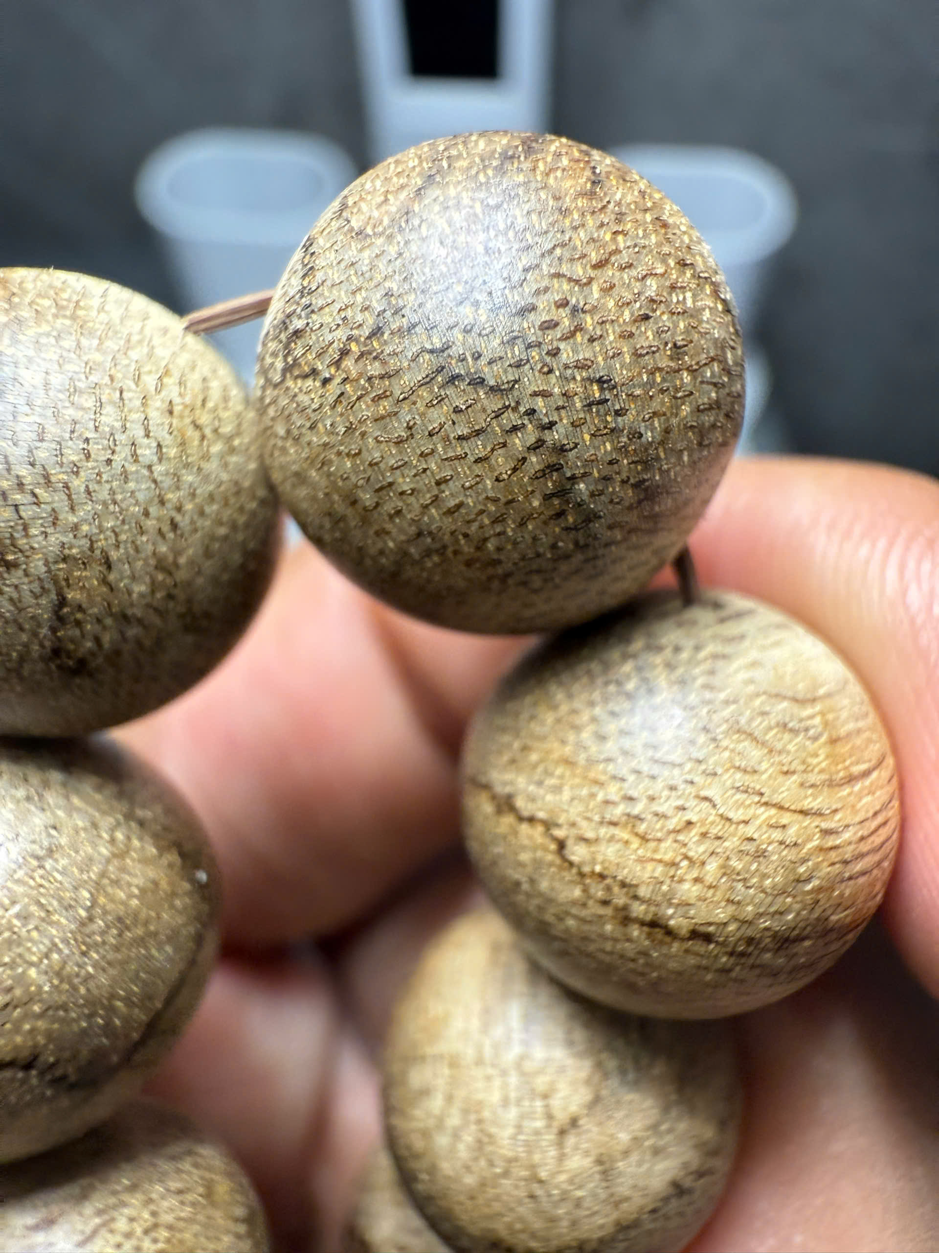 Agarwood bead necklace (15.2g) - Image 2